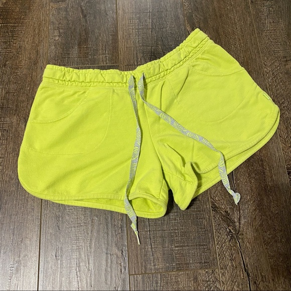 C9 by Champion Green Drawstring Athletic Shorts Lounge Wear Size Medium Pockets - Picture 1 of 6